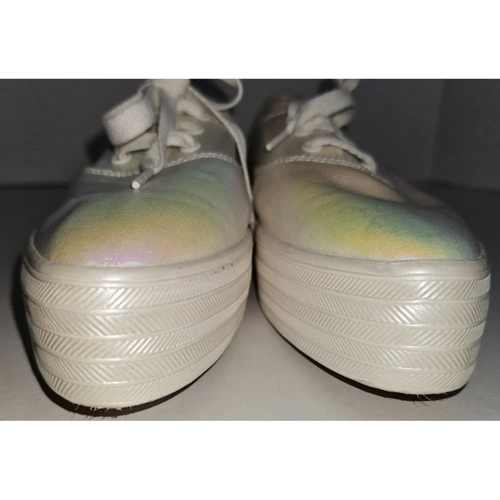 Keds Metallic Iridescent Silver Pointy Toe Platform Womens Shoe Size 9.5 WF67726